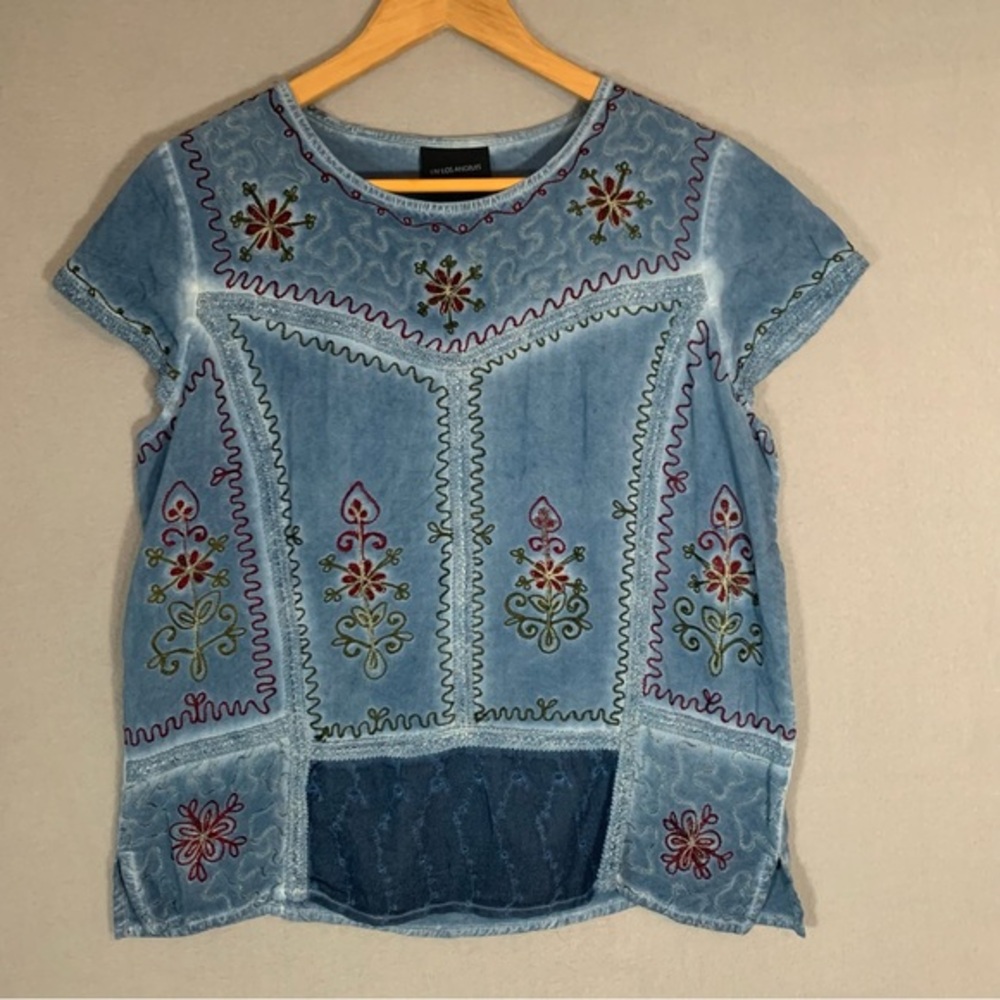 Embroidered Liv Los Angeles Short Sleeve Blue Mineral Wash Top Sz M